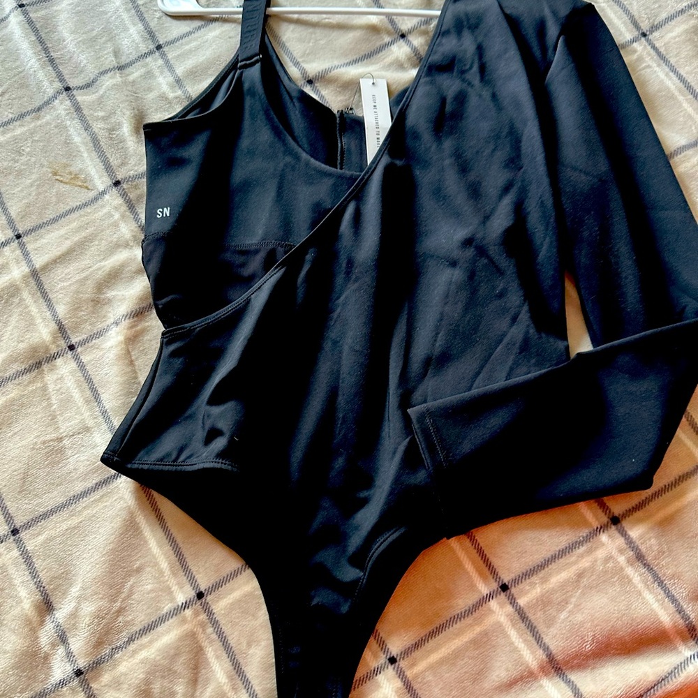 🔥Secndnture sleeve Bodysuit by Jordyn Woods🔥